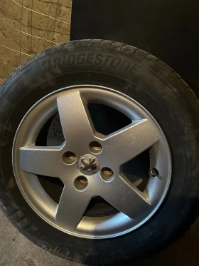 Гуми с джанти Bridgestone 195/65R15, снимка 5 - Гуми и джанти - 49261922