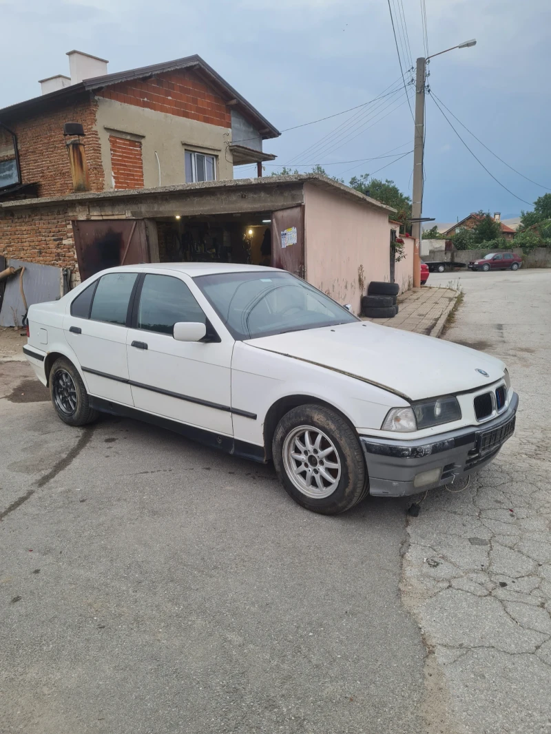 BMW 318, снимка 3 - Автомобили и джипове - 47169831