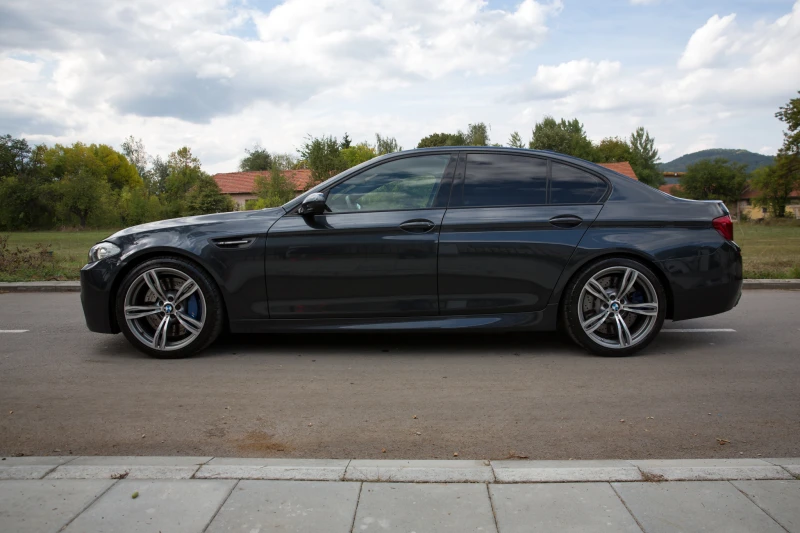 BMW M5, снимка 2 - Автомобили и джипове - 47393343