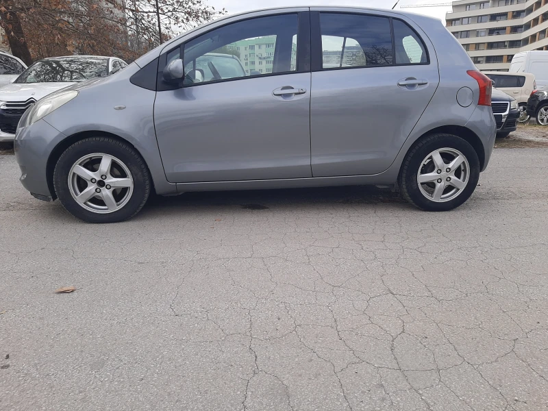 Toyota Yaris 13, бензин, снимка 11 - Автомобили и джипове - 48055742