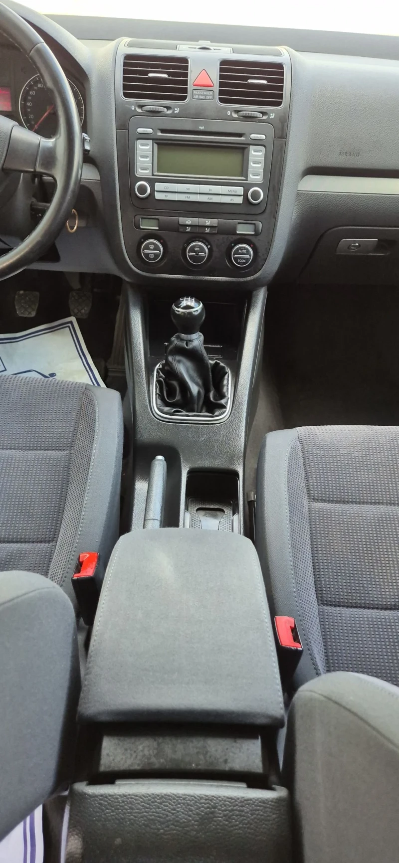 VW Jetta 1, 6I-Klimatronik, снимка 10 - Автомобили и джипове - 50806541