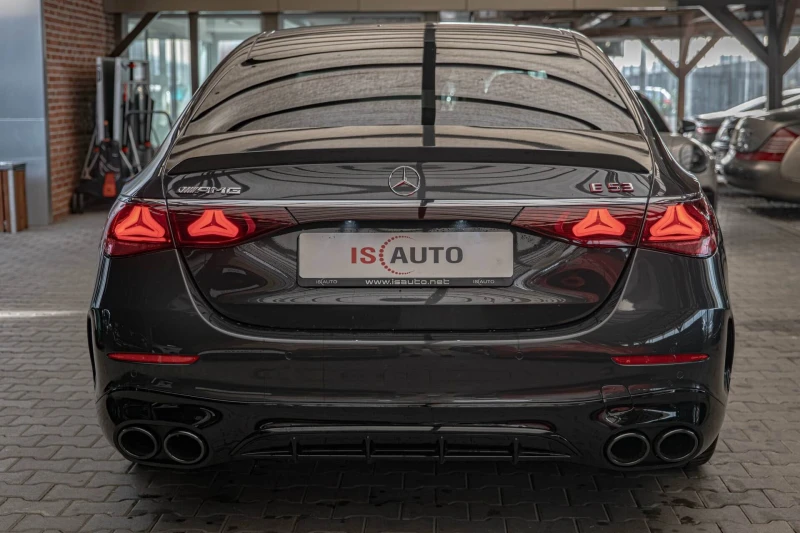 Mercedes-Benz E 53 AMG 4Matic+ /HyperScreen/AMG Ride Control/Камера 360/N, снимка 4 - Автомобили и джипове - 52451788