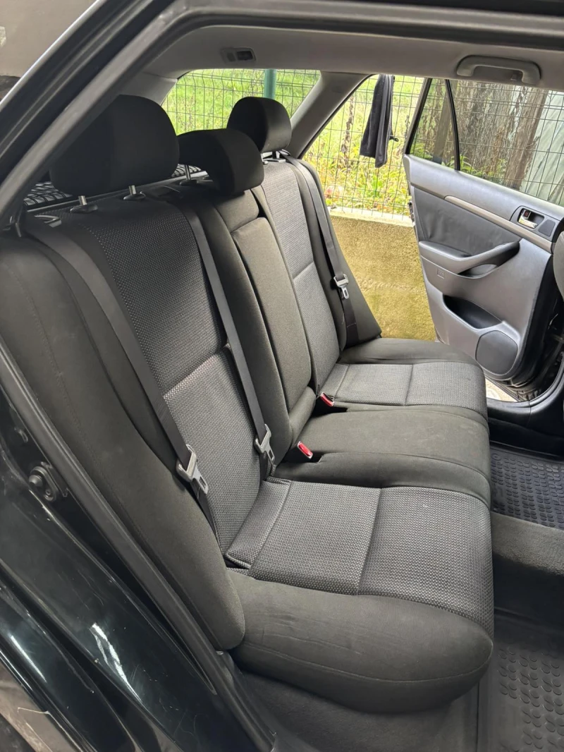 Toyota Avensis, снимка 17 - Автомобили и джипове - 52475412