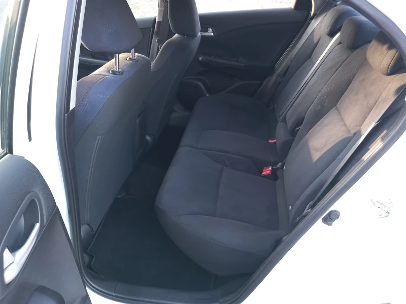 Honda Civic 1.8i V-TEC CARBON PACKET, снимка 12 - Автомобили и джипове - 52886173