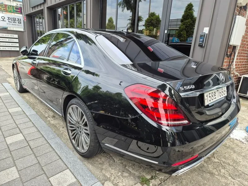 Mercedes-Benz S 560 EXECUTIVE REAR SEAT | DVD | HEAD UP | LONG | 4MATI, снимка 3 - Автомобили и джипове - 55682547