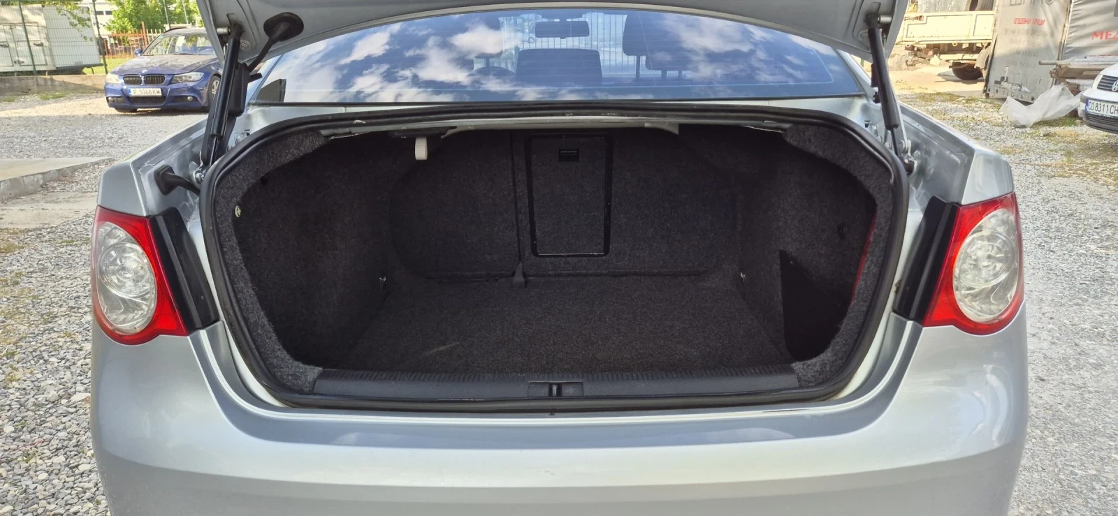 VW Jetta 1, 6I-Klimatronik | Mobile.bg   16