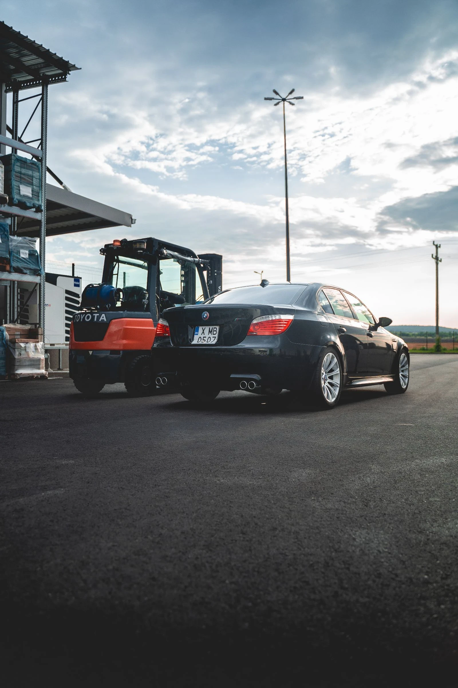 BMW M5 5.0 V10 - изображение 8