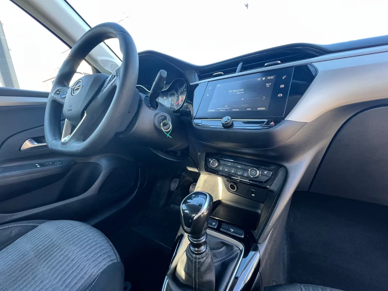 Opel Corsa F-EDITION/102HP/CAM/NAVI/LED/ACC/CPLAY/242g - изображение 6