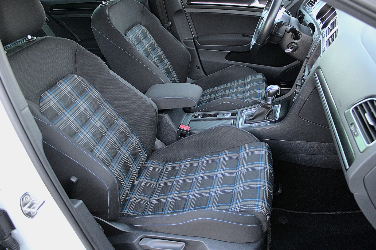 VW Golf 1.4GTE/DSG/PLUG-IN-HYBRID/DISTRONIC/KAMERA/LED/TOP | Mobile.bg   8