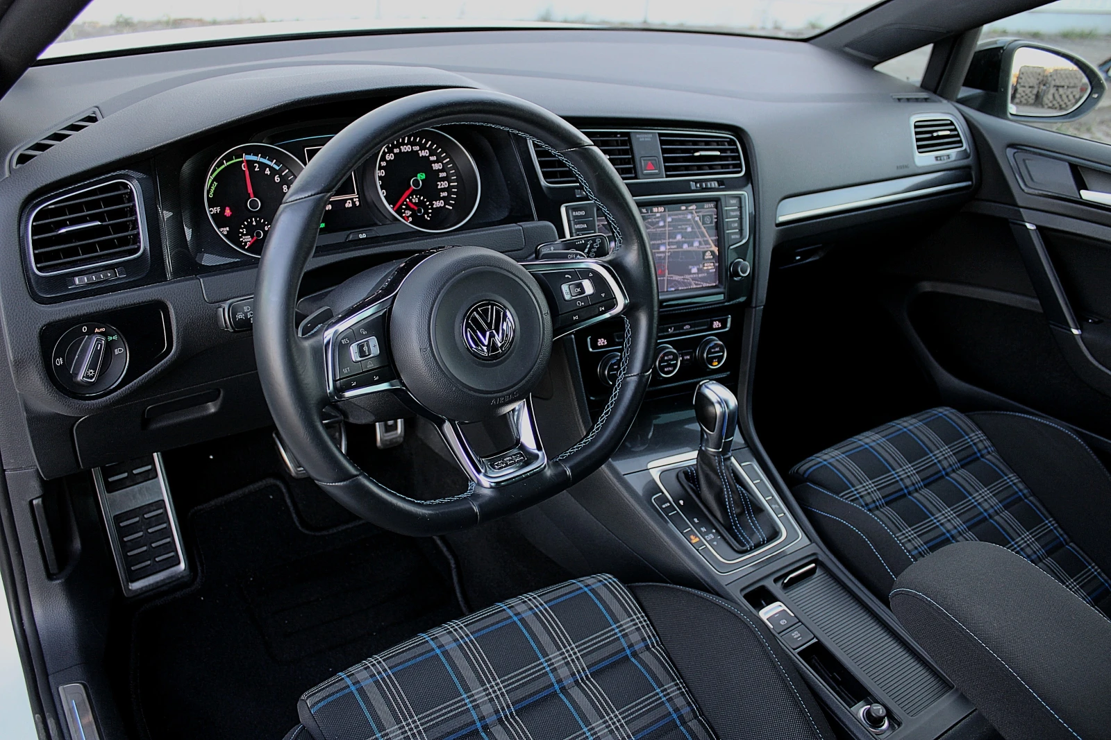 VW Golf 1.4GTE/DSG/PLUG-IN-HYBRID/DISTRONIC/KAMERA/LED/TOP | Mobile.bg   10