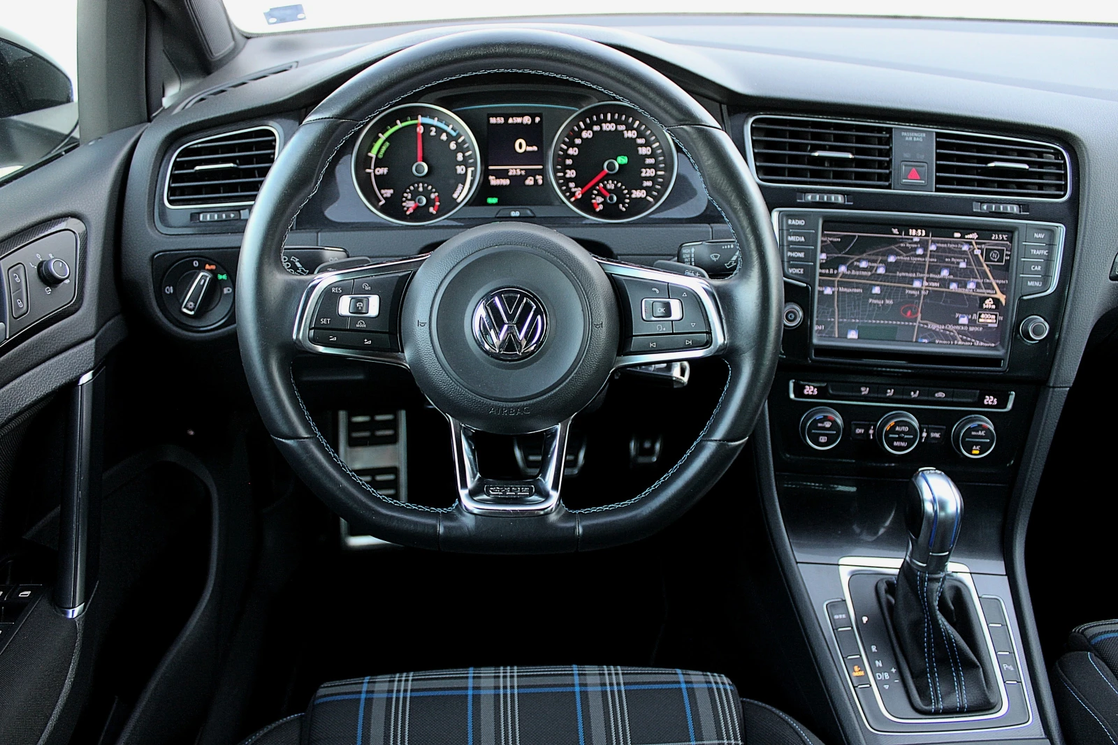 VW Golf 1.4GTE/DSG/PLUG-IN-HYBRID/DISTRONIC/KAMERA/LED/TOP | Mobile.bg   11