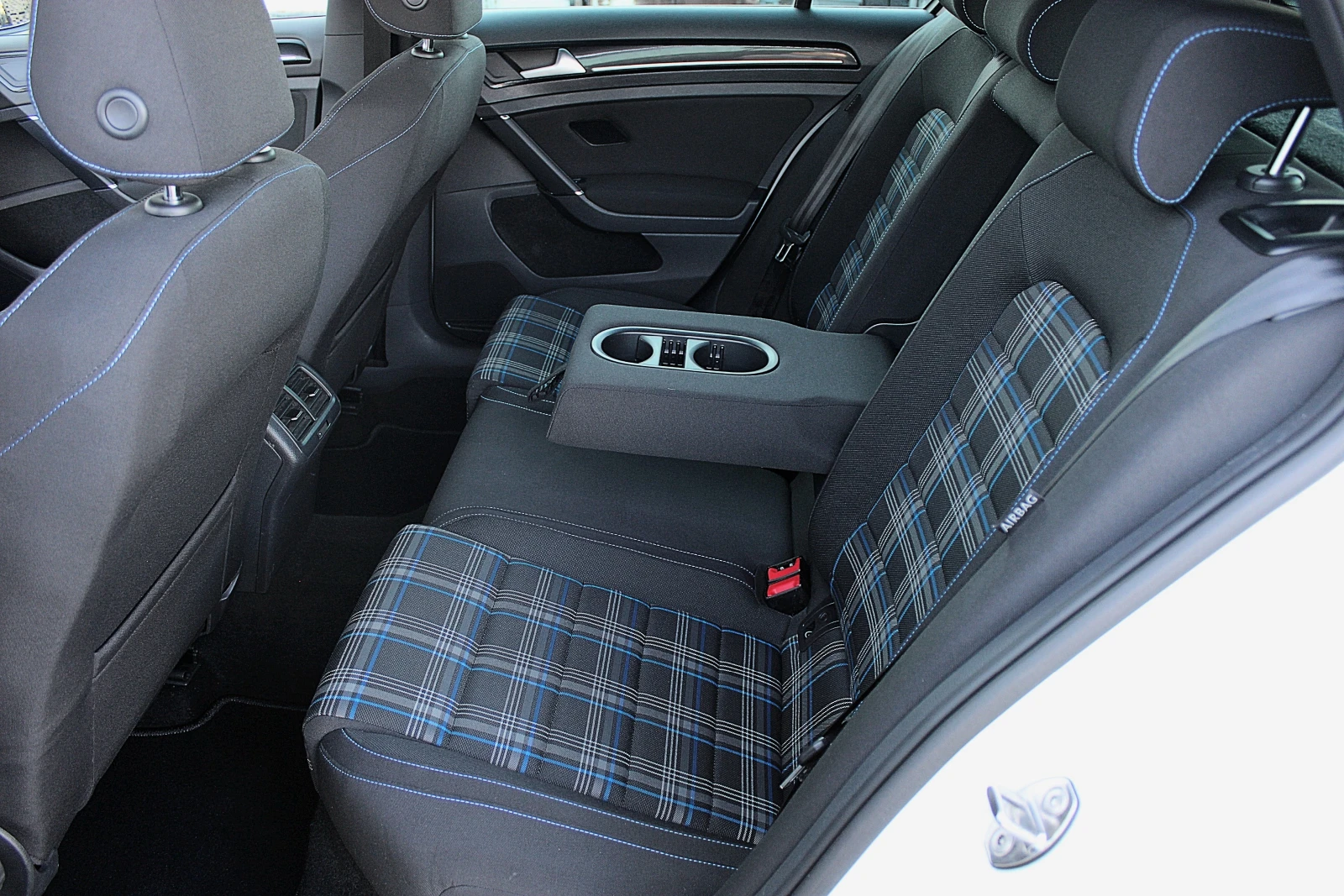 VW Golf 1.4GTE/DSG/PLUG-IN-HYBRID/DISTRONIC/KAMERA/LED/TOP | Mobile.bg   9