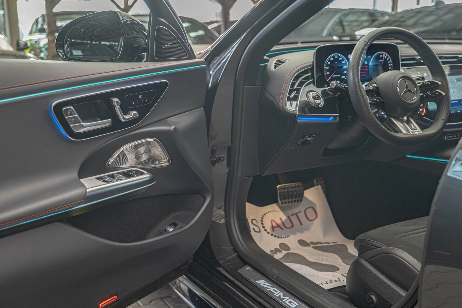 Mercedes-Benz E 53 AMG 4Matic+ /HyperScreen/AMG Ride Control/Камера 360/N - изображение 8