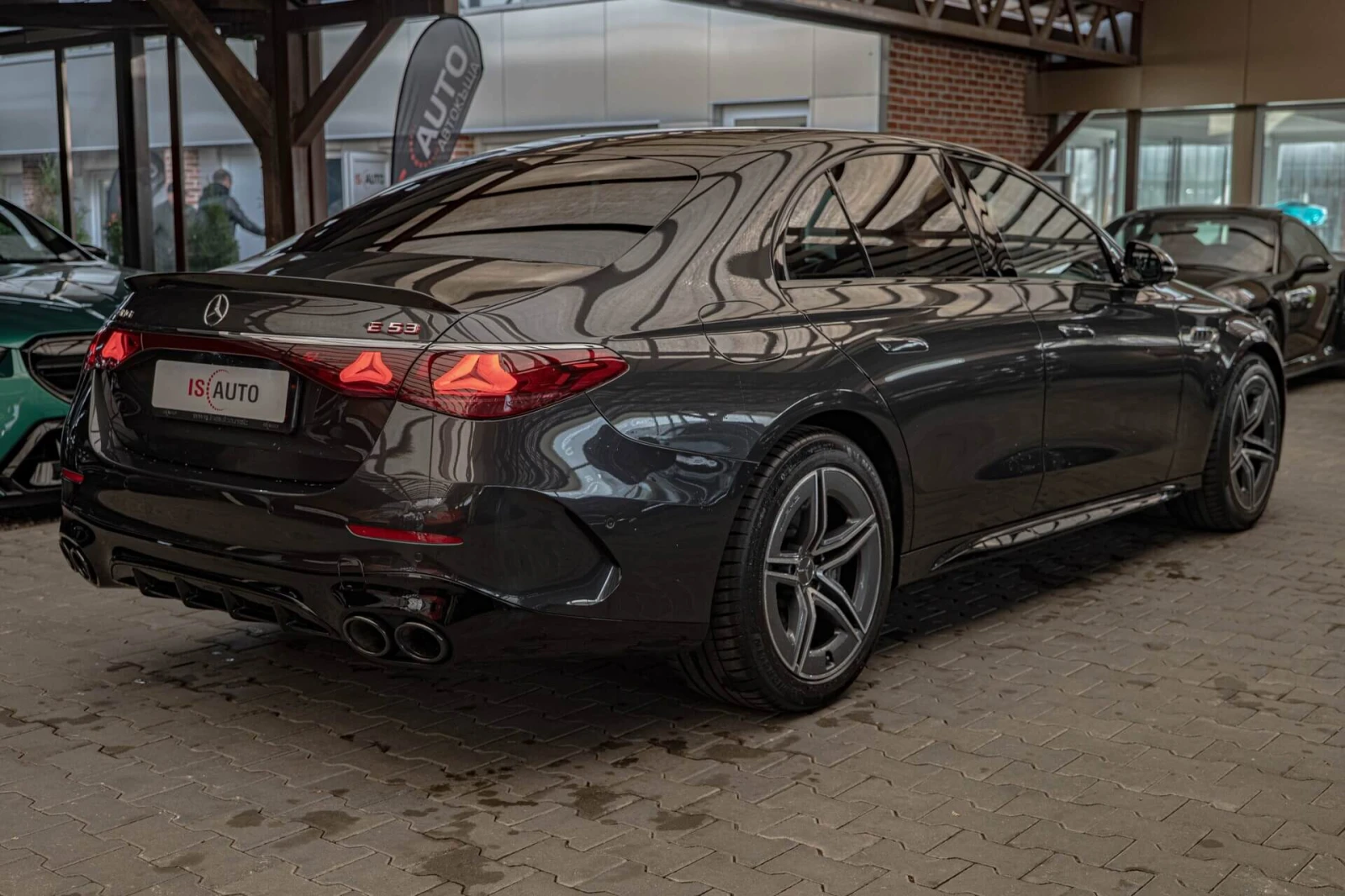 Mercedes-Benz E 53 AMG 4Matic+ /HyperScreen/AMG Ride Control/Камера 360/N - изображение 6