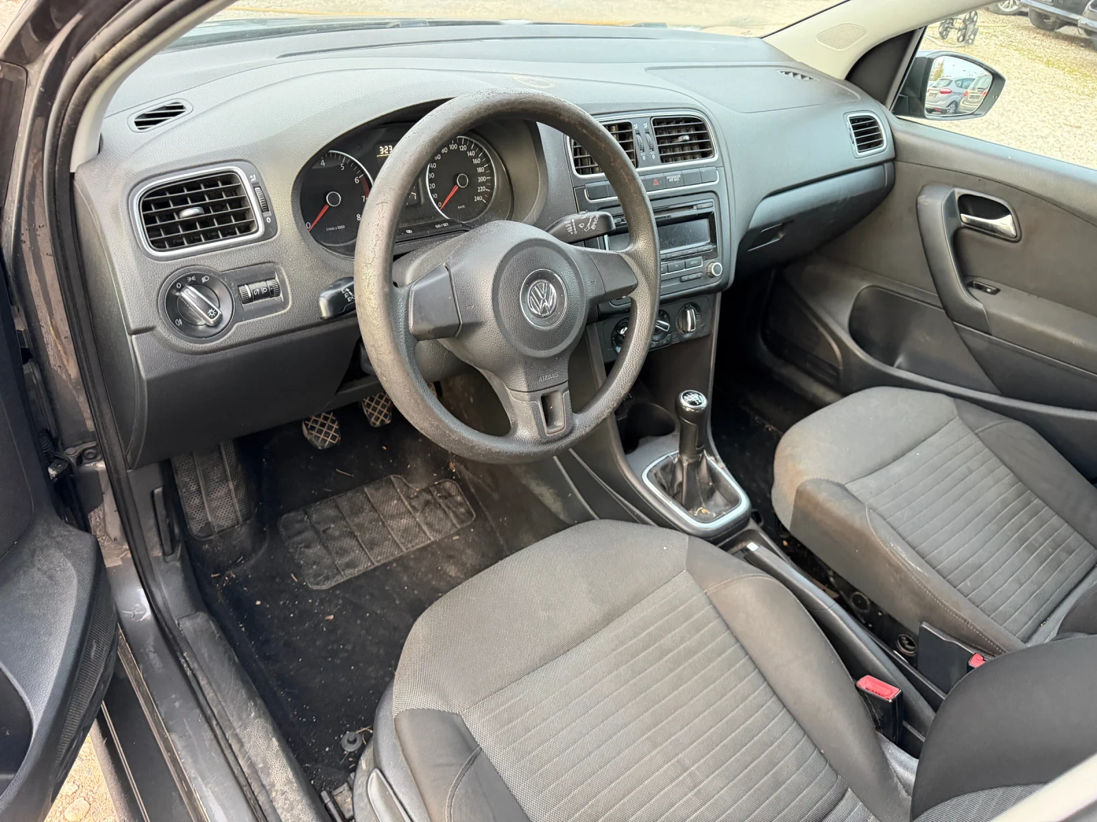 VW Polo 1.2i-70PS- 5  | Mobile.bg   10