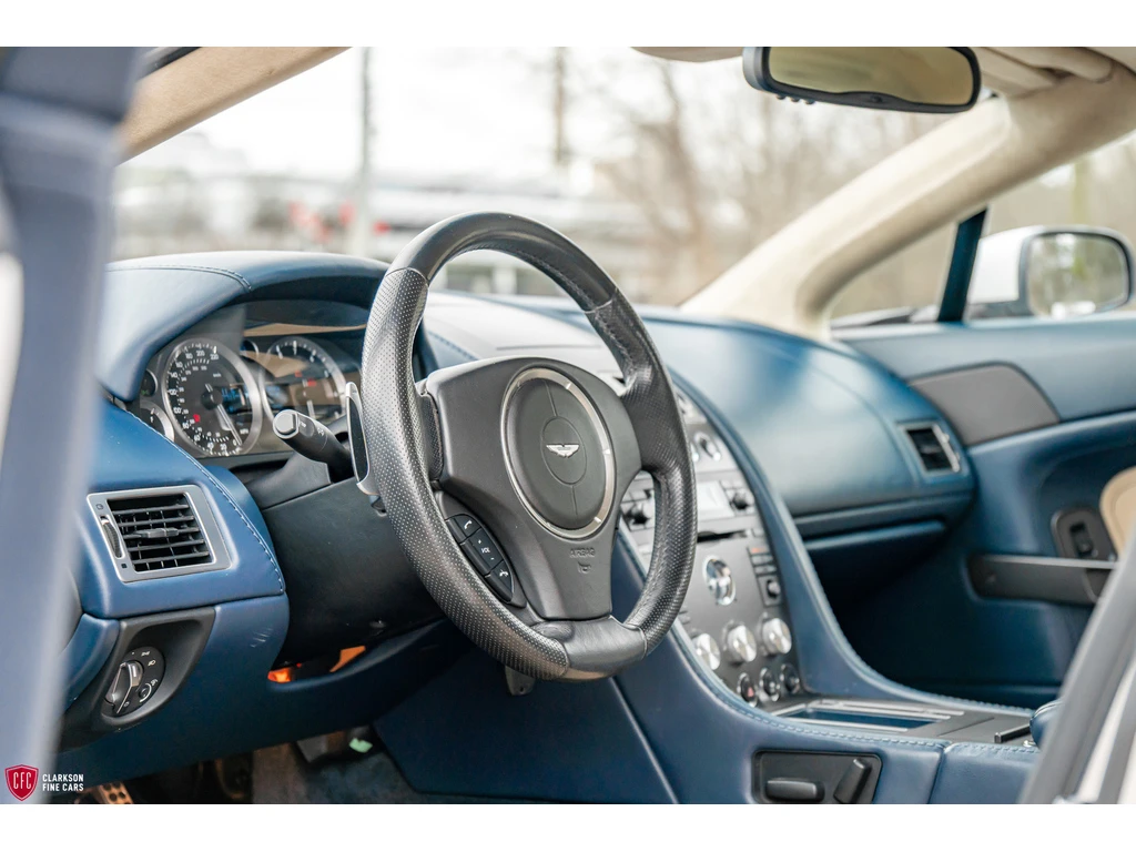 Aston Martin V8 Vantage Roadster КРАЙНА ЦЕНА ДО БГ! АВТОКРЕДИТ - изображение 9