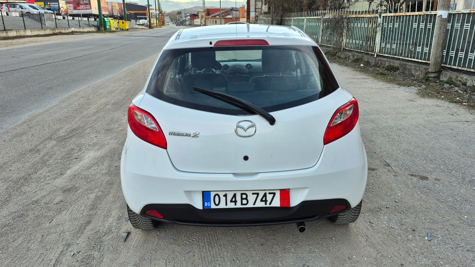 Mazda 2 1.3i 112000км FACELIFT Германия, снимка 7 - Автомобили и джипове - 53772312