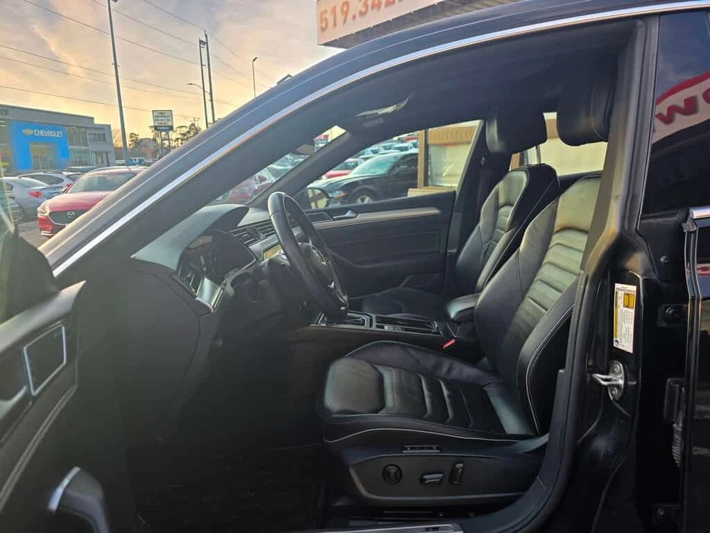 VW Arteon R Line/1 собственик/360/DYNAUDIO/МАСАЖ/КРАЙНА ЦЕНА, снимка 6 - Автомобили и джипове - 53953748