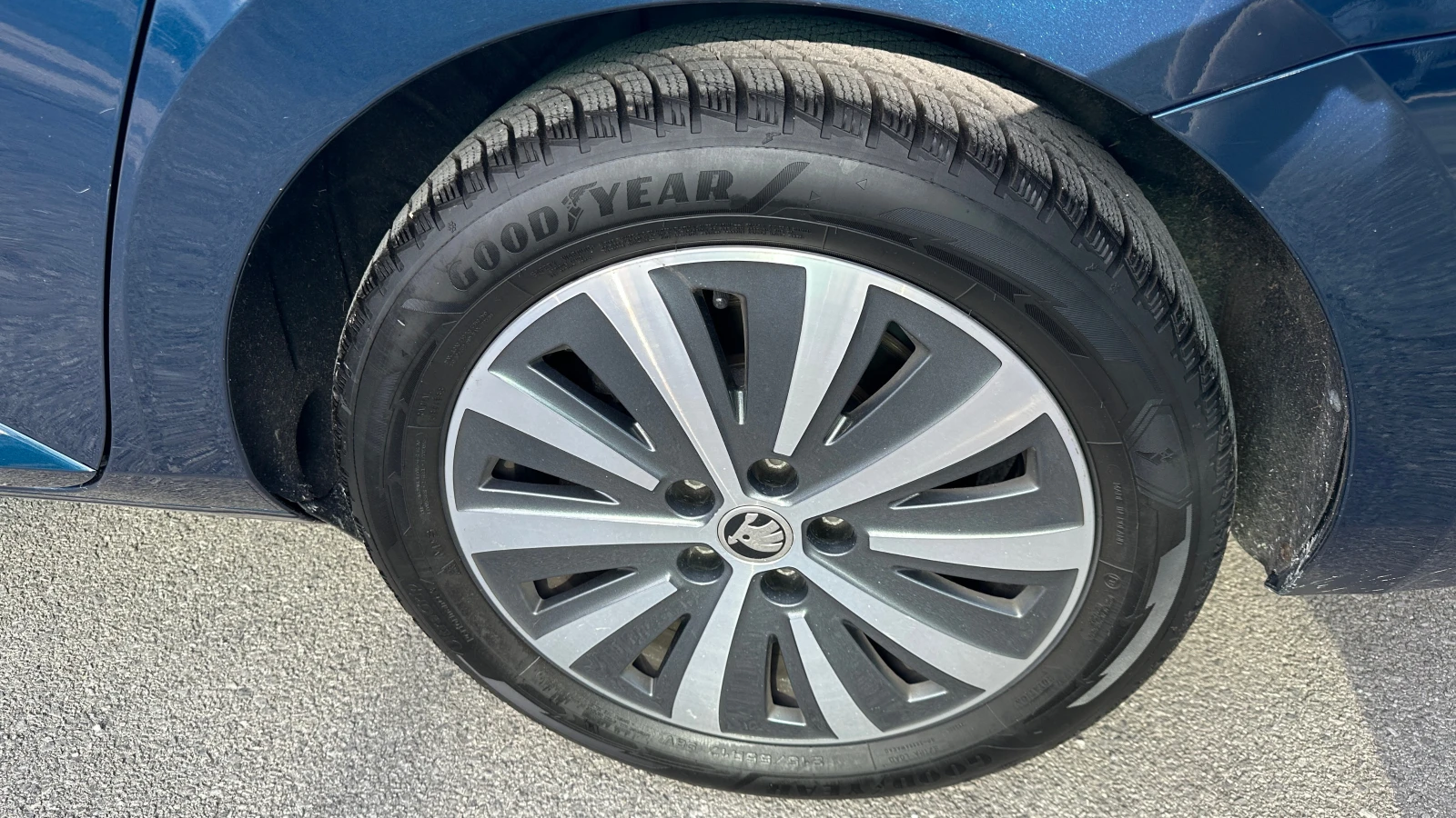 Skoda Superb 2.0 TDI Първи собственик от България, снимка 17 - Автомобили и джипове - 53976265