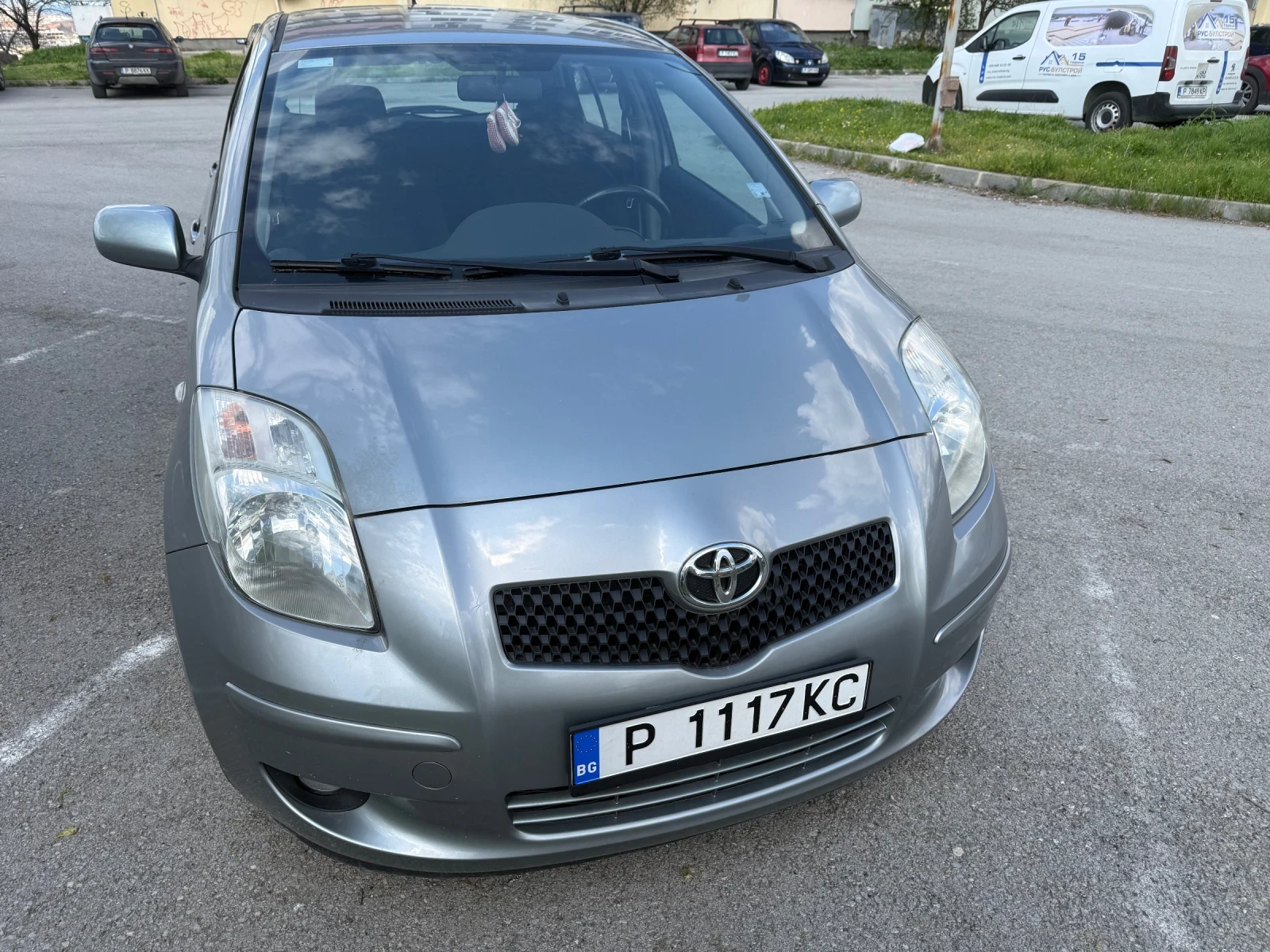 Toyota Yaris 1.3 VVT-i, снимка 4 - Автомобили и джипове - 54182607