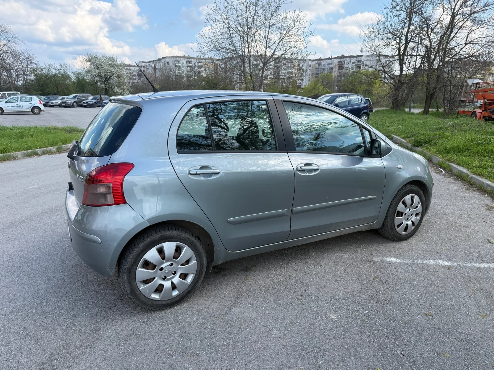 Toyota Yaris 1.3 VVT-i, снимка 2 - Автомобили и джипове - 54182607