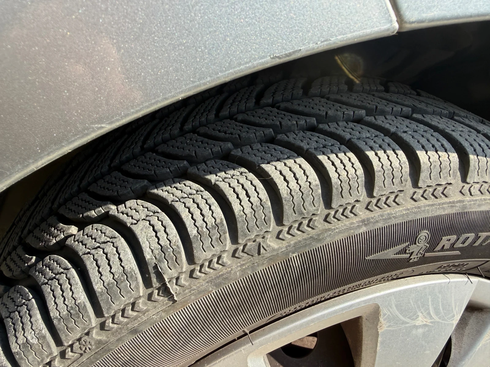 Toyota Yaris 1.3 VVT-i, снимка 10 - Автомобили и джипове - 54182607