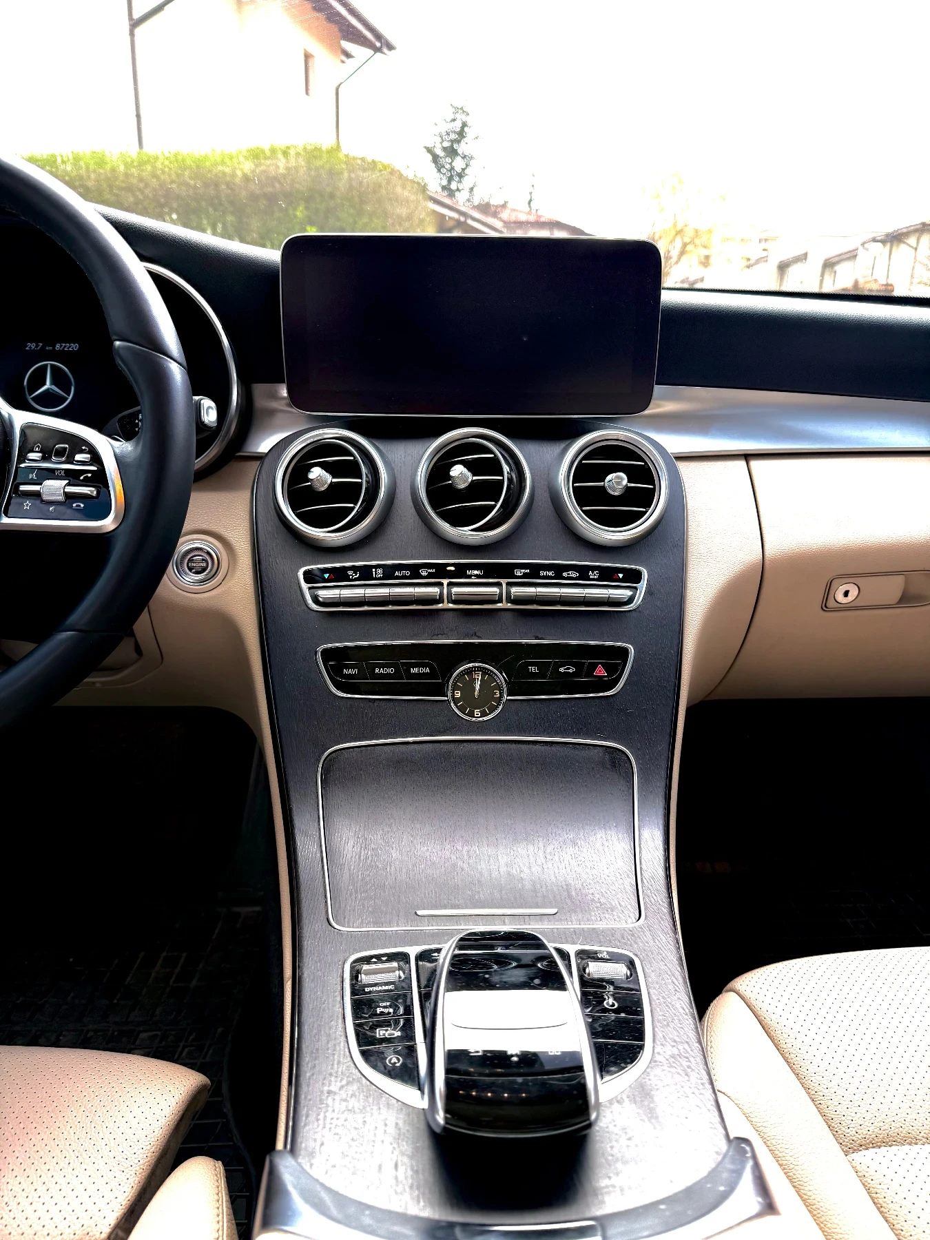 Mercedes-Benz C 300 Digital Cockpit 4Matic AMG Optic Multibeam , снимка 14 - Автомобили и джипове - 54221758