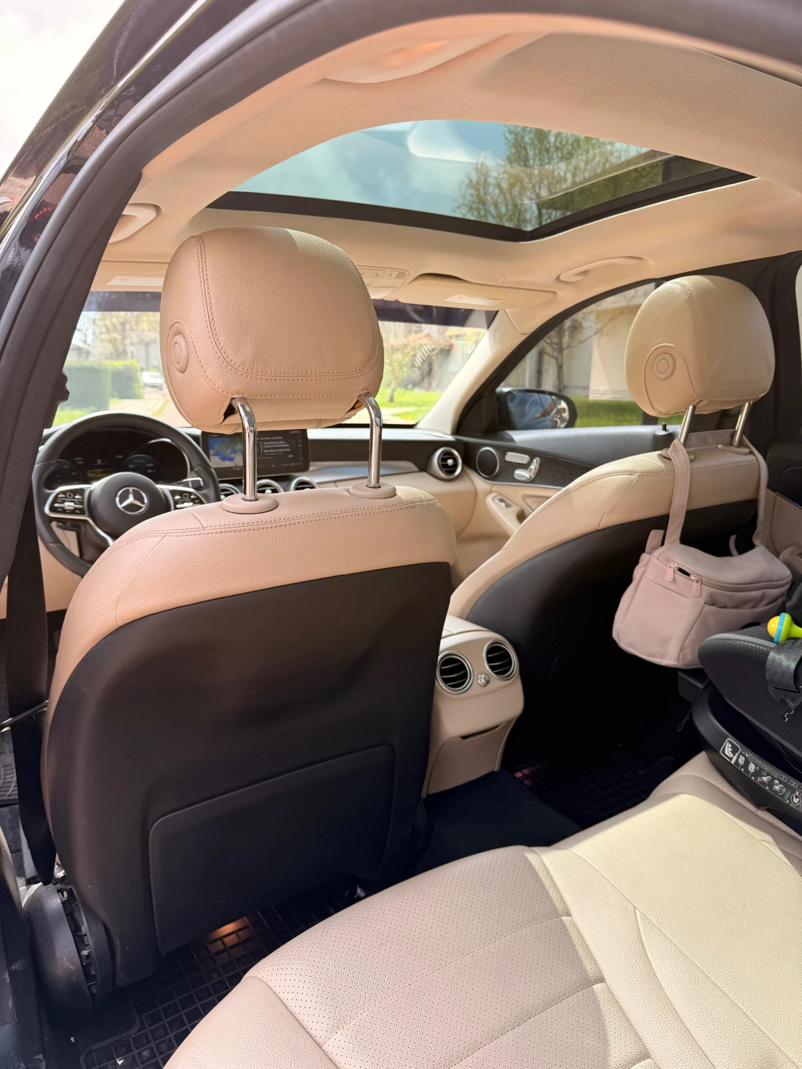 Mercedes-Benz C 300 Digital Cockpit 4Matic AMG Optic Multibeam , снимка 13 - Автомобили и джипове - 54221758