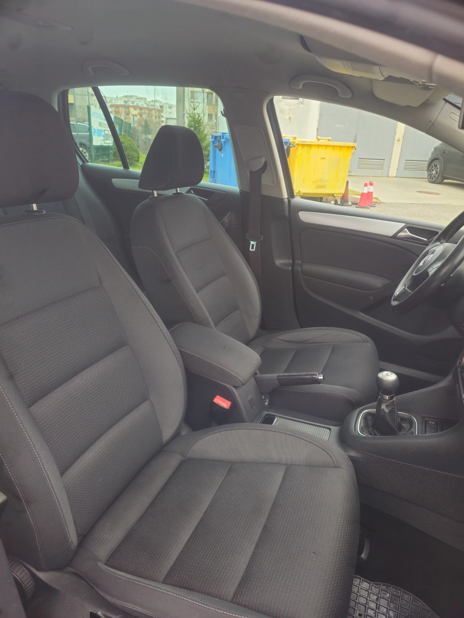 VW Golf 1.6TDI 105HP. 2012G., снимка 7 - Автомобили и джипове - 54501652