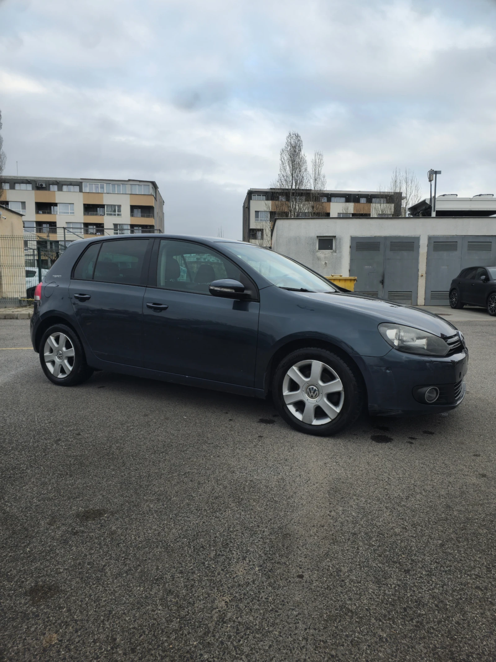VW Golf 1.6TDI 105HP. 2012G., снимка 3 - Автомобили и джипове - 54501652