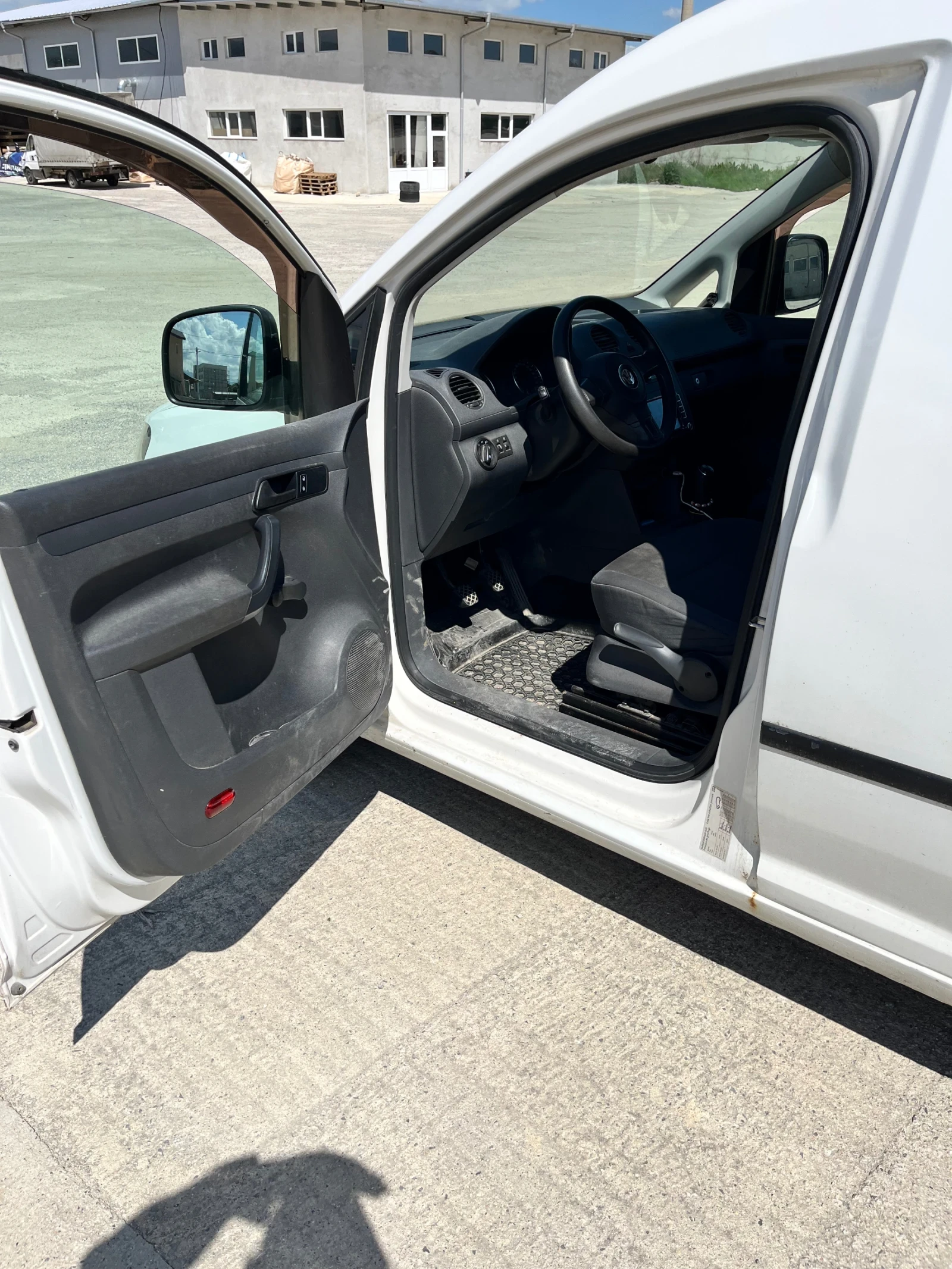 VW Caddy Maxxi Фабричен МЕТАН, снимка 9 - Автомобили и джипове - 54676223