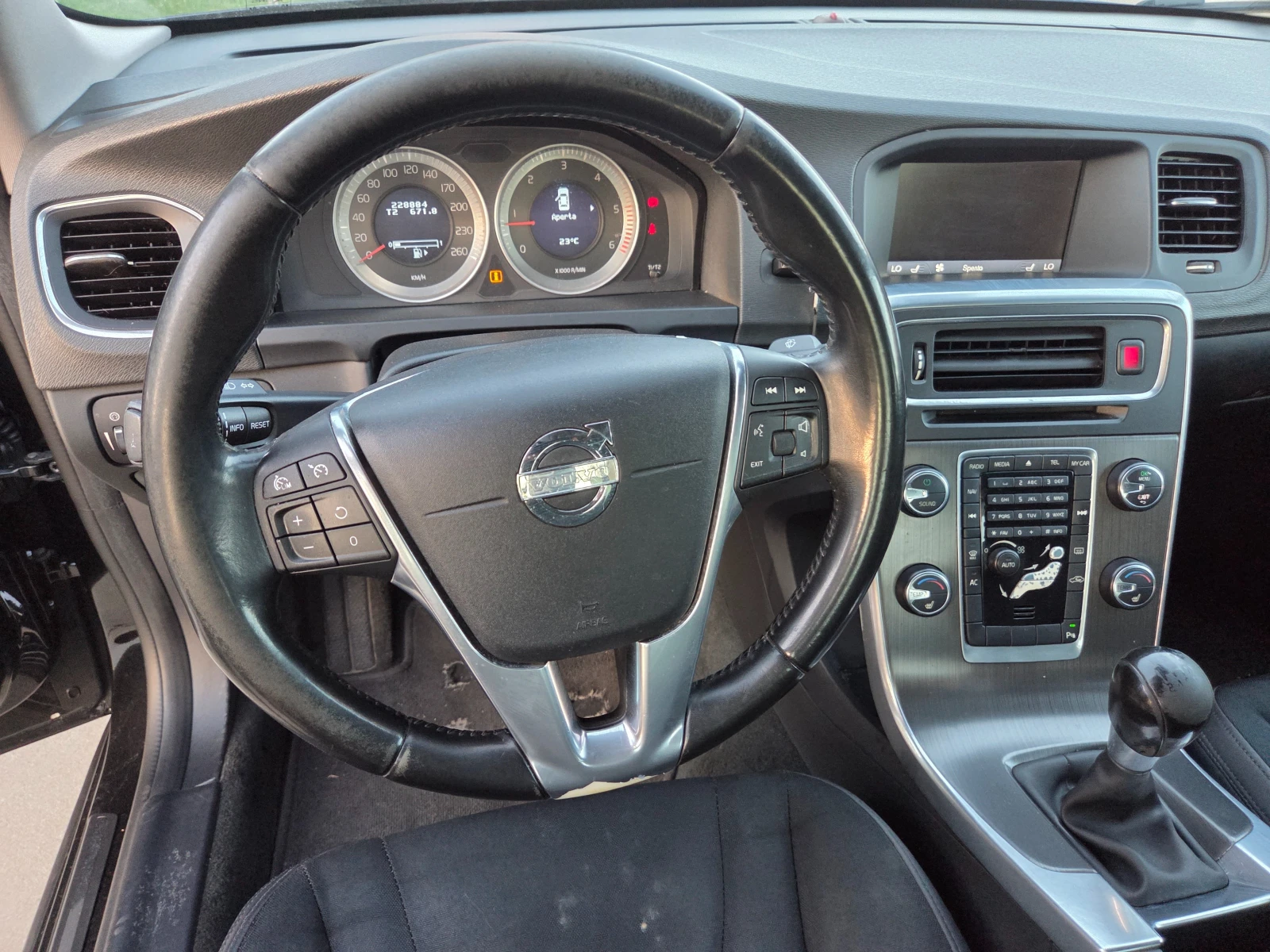 Volvo S60 2.0D, снимка 10 - Автомобили и джипове - 54722714