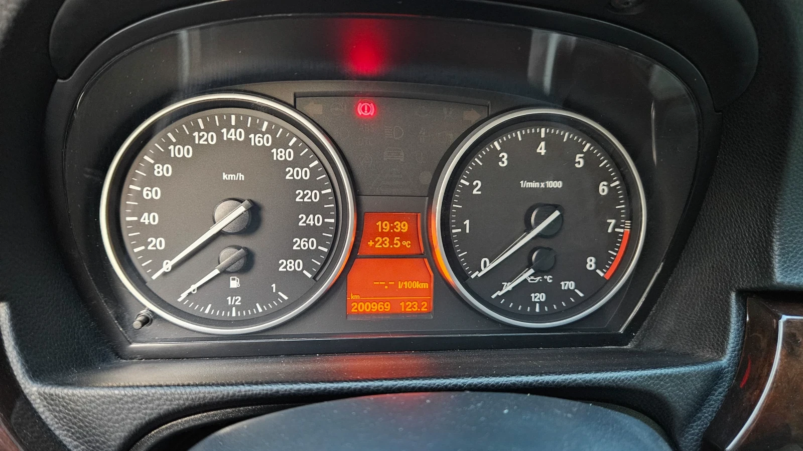 BMW 330 IX, снимка 14 - Автомобили и джипове - 55619398