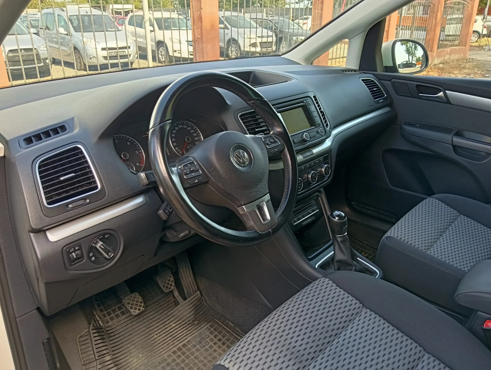 VW Sharan 2.0 TDI, снимка 8 - Автомобили и джипове - 55747071