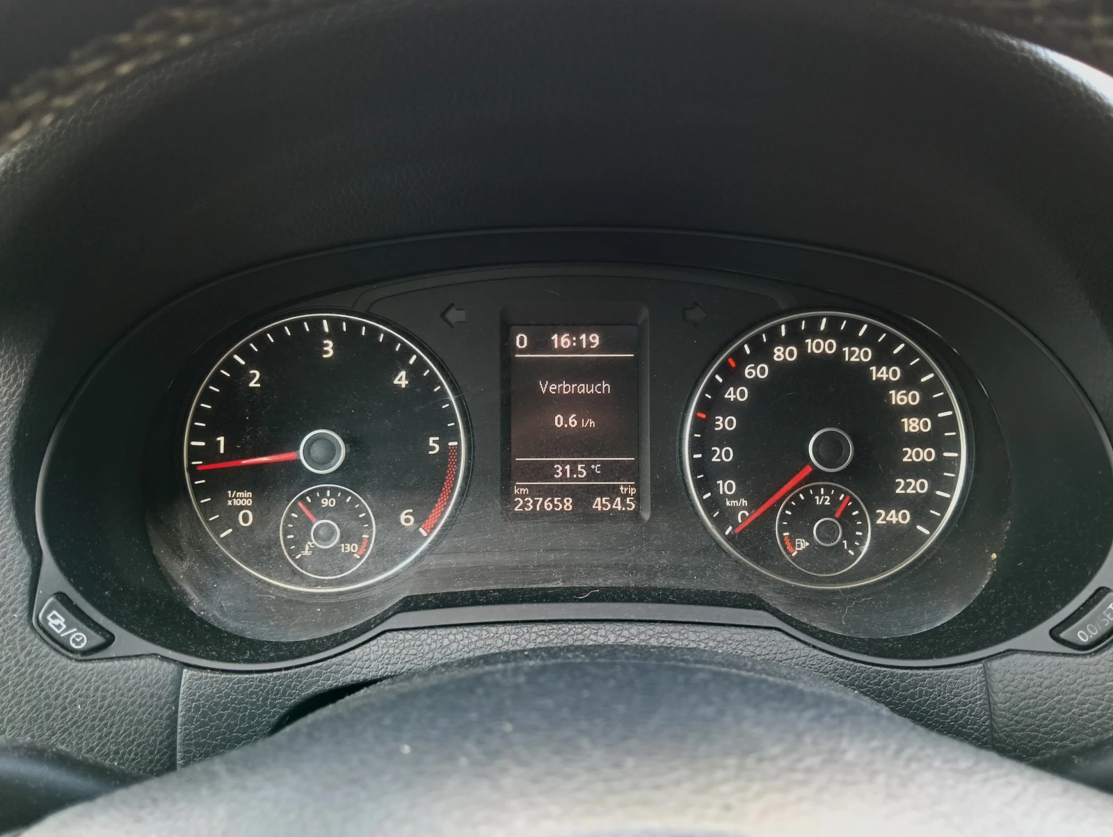 VW Sharan 2.0 TDI, снимка 14 - Автомобили и джипове - 55747071