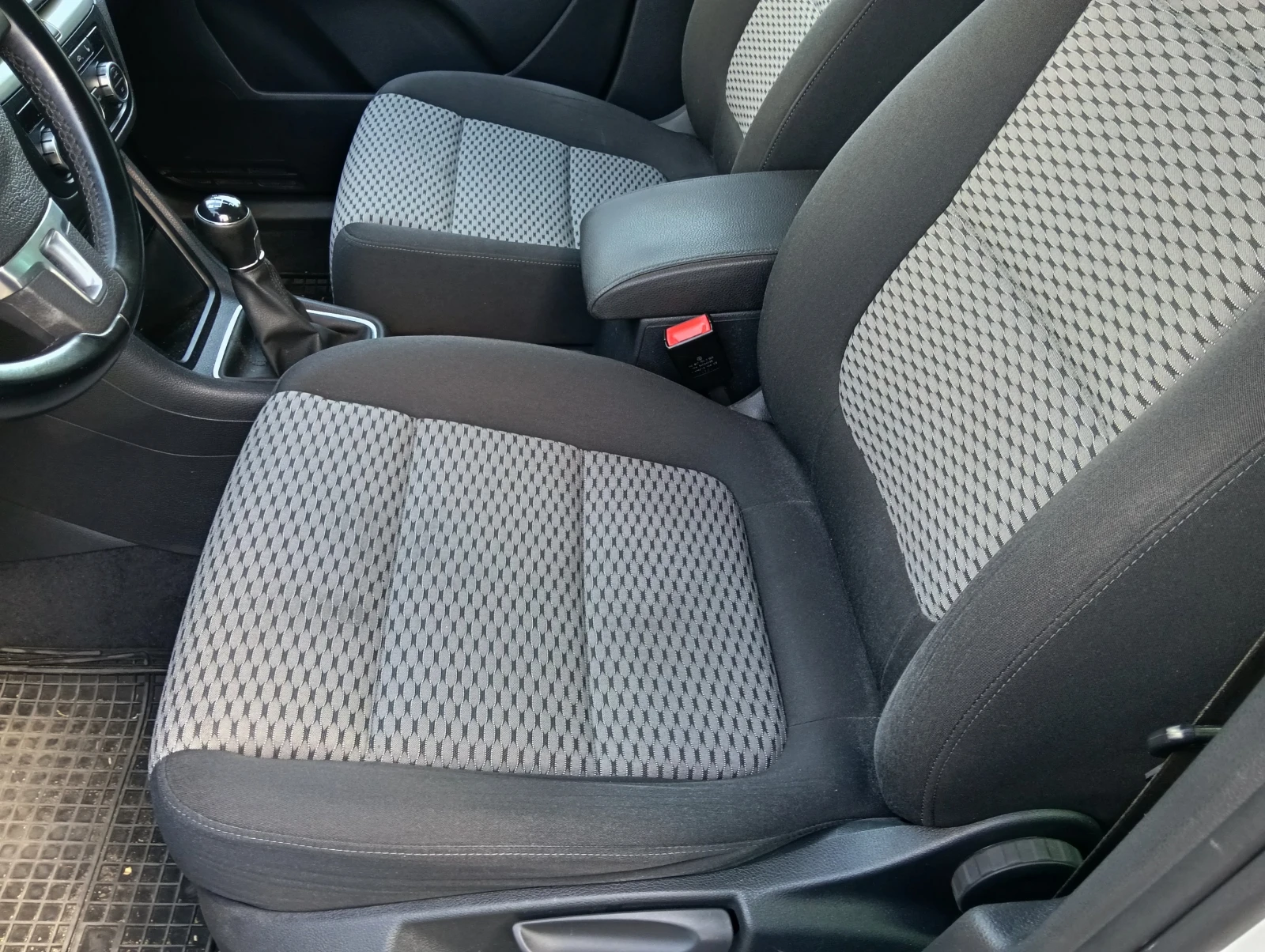 VW Sharan 2.0 TDI, снимка 9 - Автомобили и джипове - 55747071