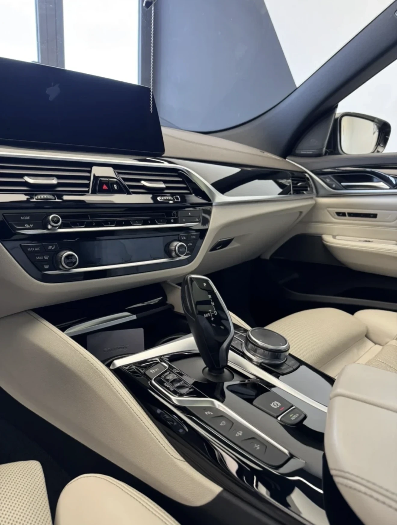 BMW 630 BMW 6 GT GT xDrive1-ви-Мкар!!!FULL-TOP!!!HUD-keyle, снимка 9 - Автомобили и джипове - 55895613