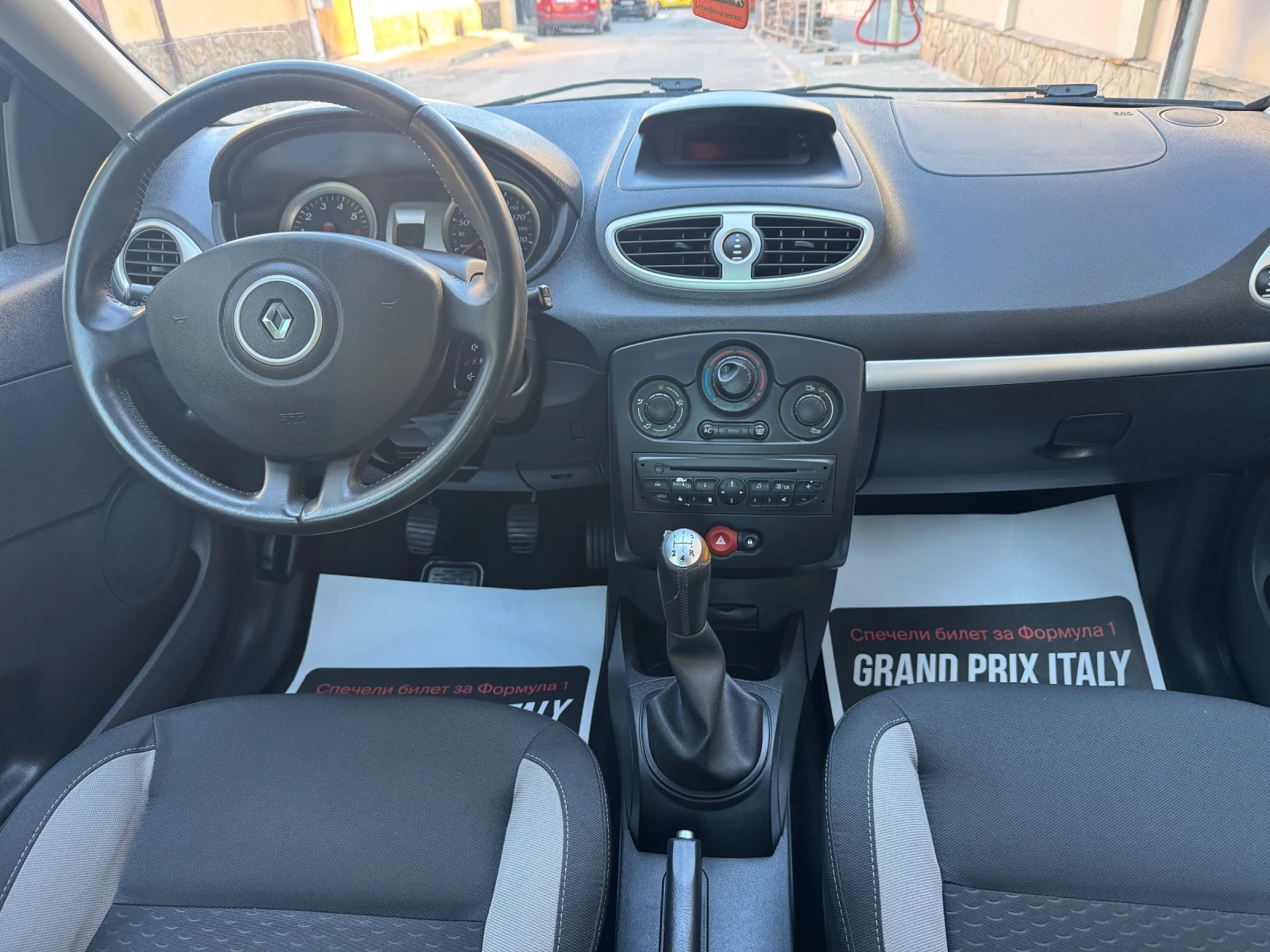 Renault Clio 1.2, снимка 12 - Автомобили и джипове - 56367836
