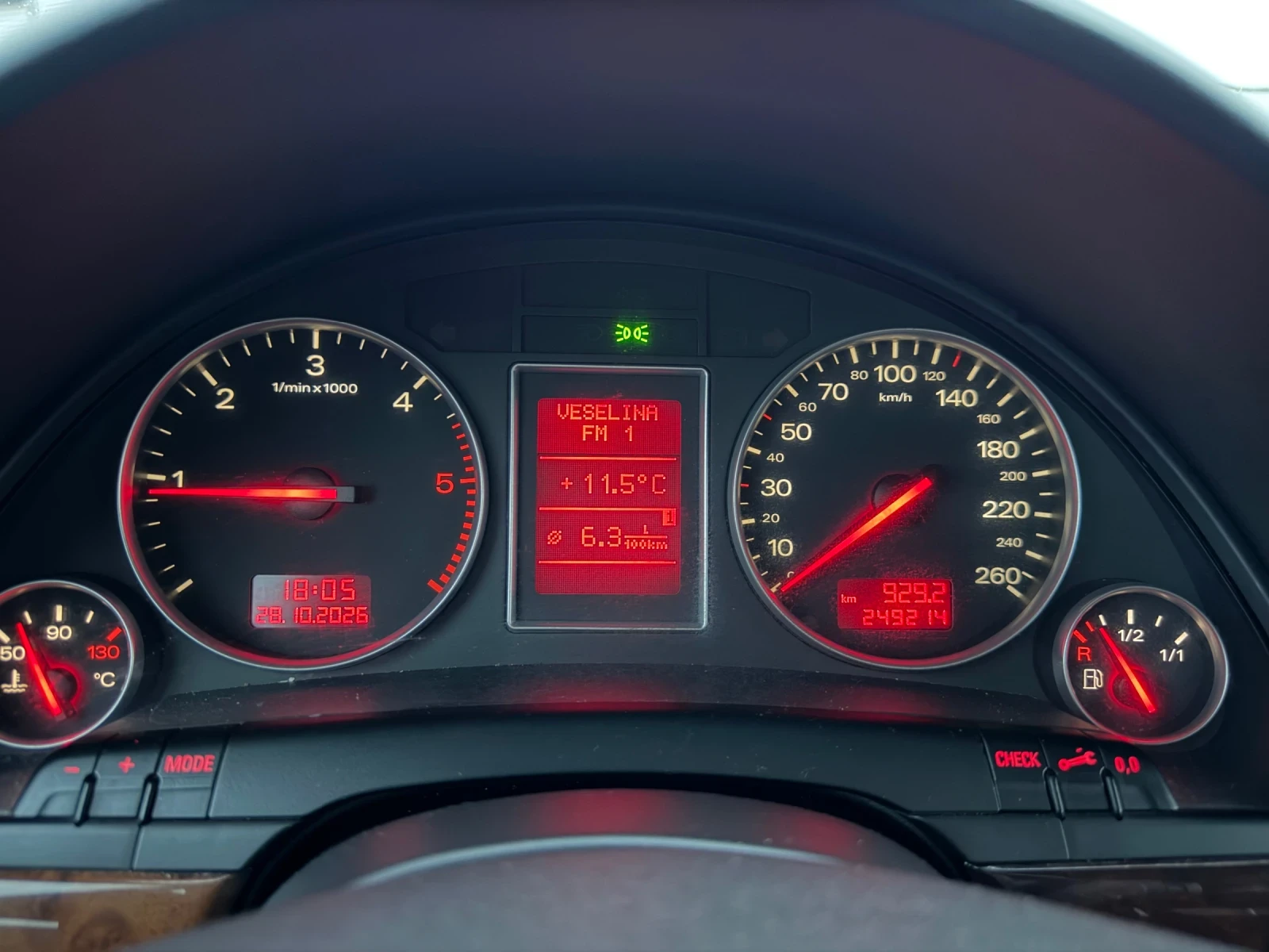 Audi A4 1.9TDI-131PS-КЛИМАТРОНИК, снимка 13 - Автомобили и джипове - 56719545