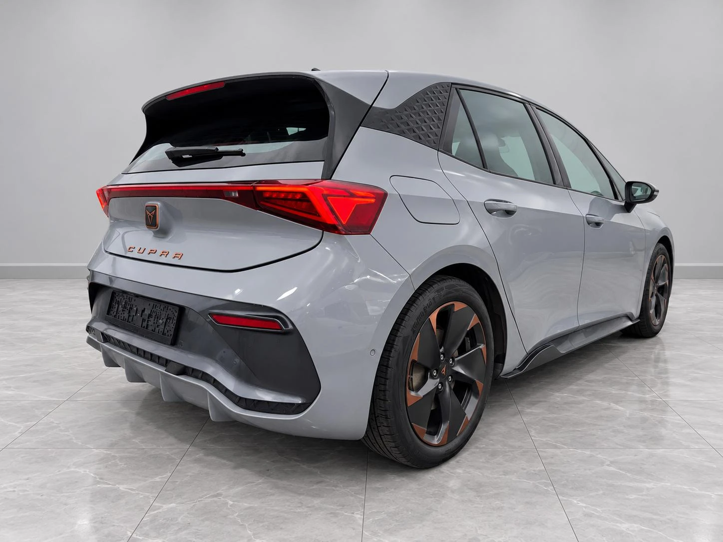 Cupra Born 58kWh, снимка 5 - Автомобили и джипове - 56730343