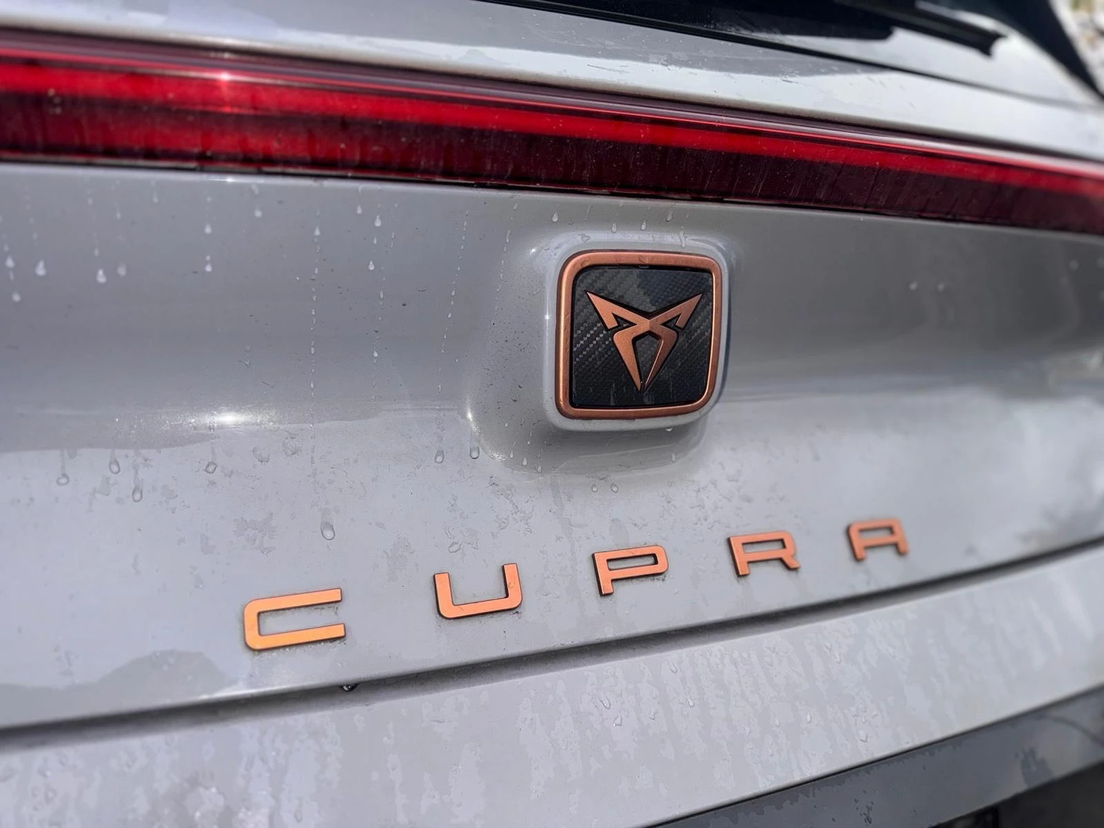 Cupra Born 58kWh, снимка 16 - Автомобили и джипове - 56730343