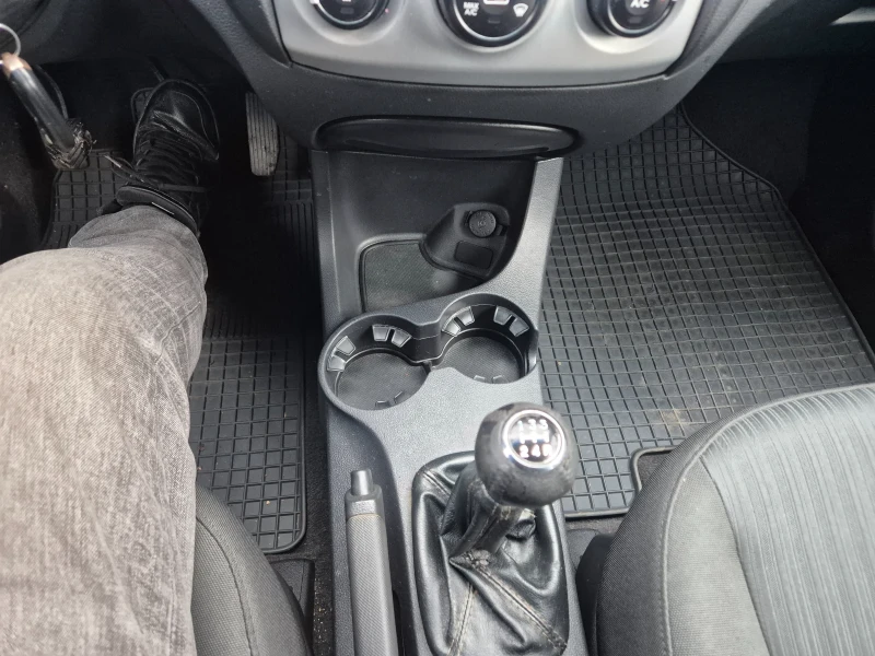 Kia Sportage 2.0 I 4x4, снимка 13 - Автомобили и джипове - 53018115