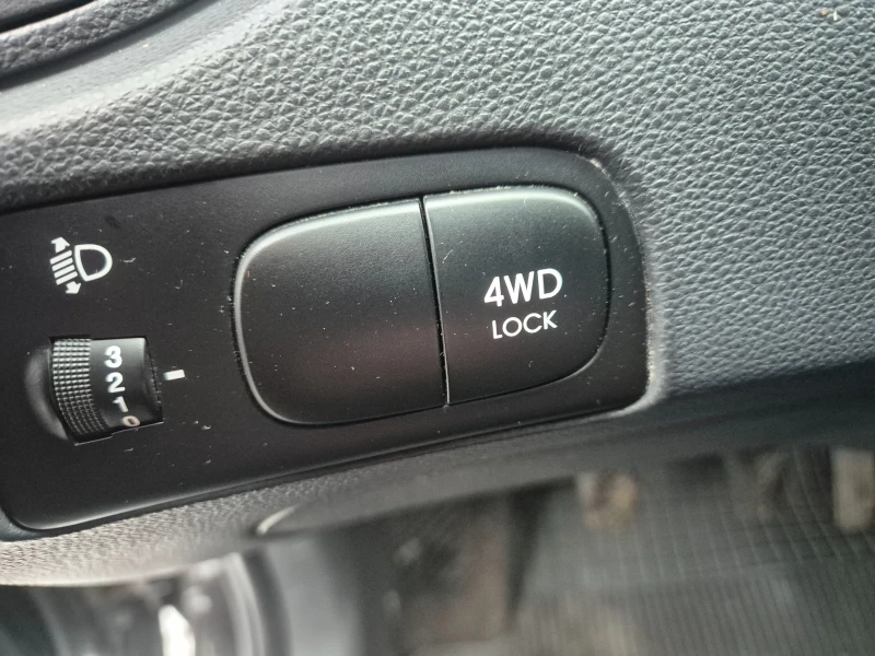 Kia Sportage 2.0 I 4x4, снимка 10 - Автомобили и джипове - 53018115