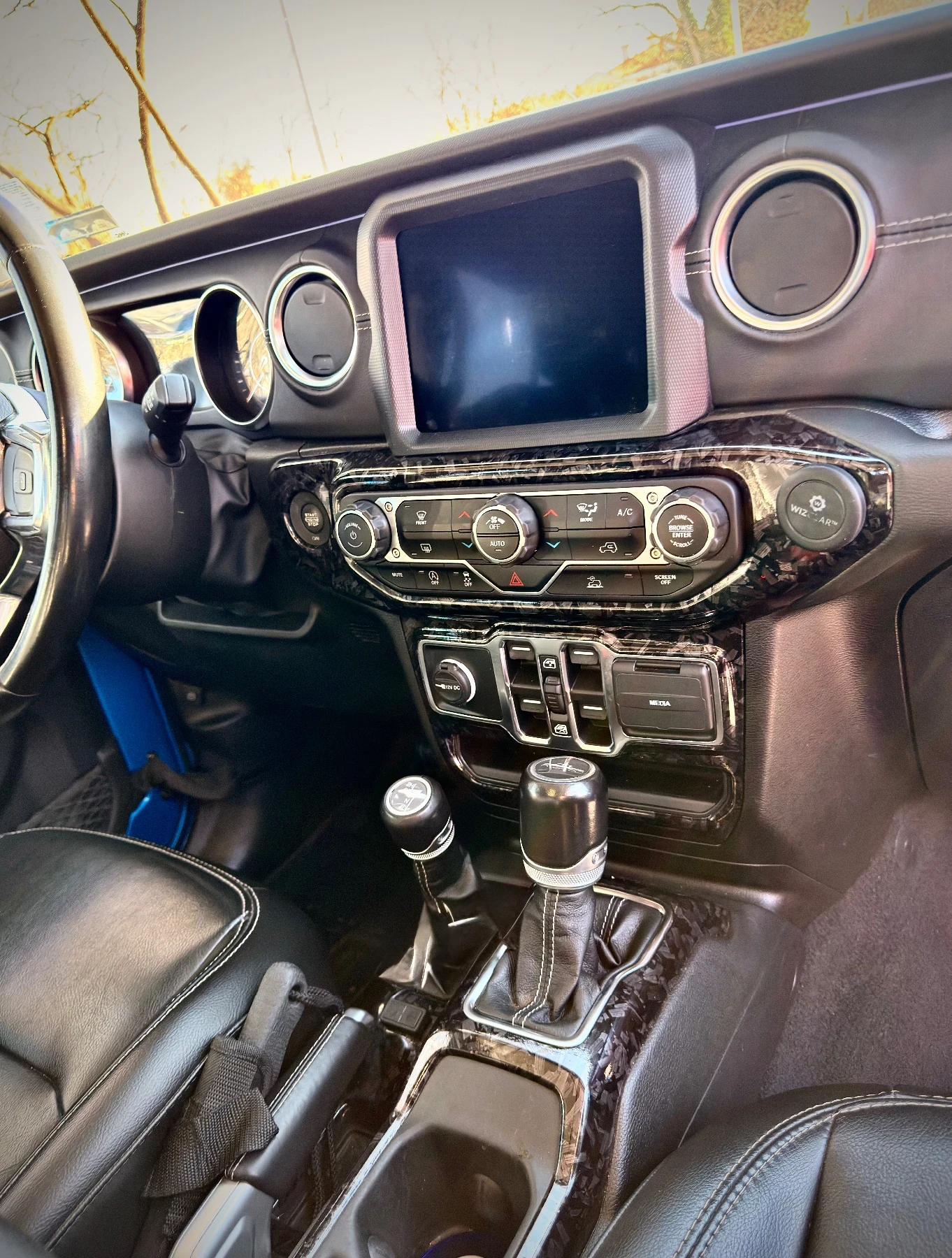 Jeep Gladiator  - изображение 10