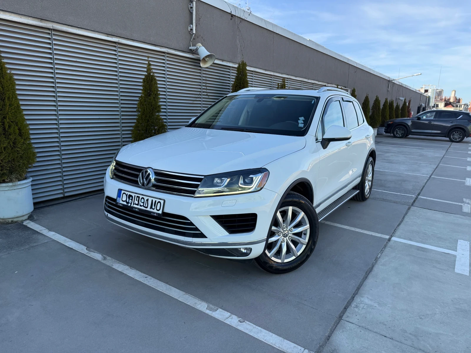 VW Touareg 3.6L* LED* PANO* ПОДГРЕВ* ТЕГЛИЧ, снимка 2 - Автомобили и джипове - 53773874