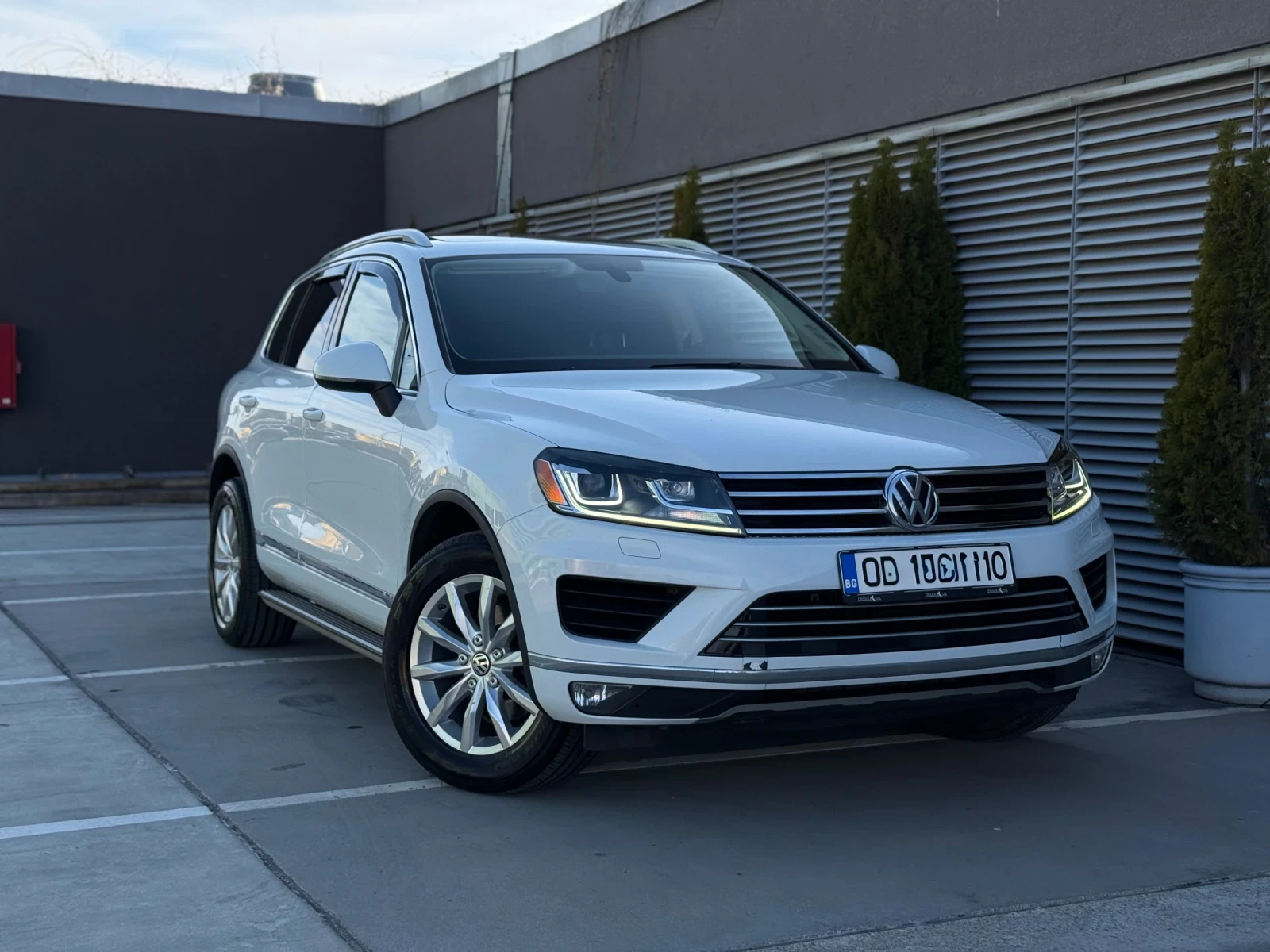 VW Touareg 3.6L* LED* PANO* ПОДГРЕВ* ТЕГЛИЧ, снимка 3 - Автомобили и джипове - 53773874