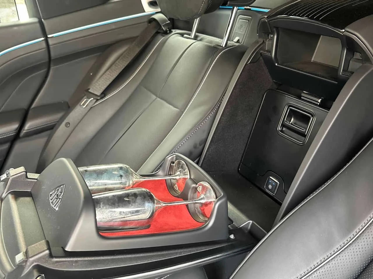 Mercedes-Benz GLS * Maybach 600 * CARFAX * БЕЗ ПЪРВОНАЧАЛНА ВНОСКА, снимка 13 - Автомобили и джипове - 53820110