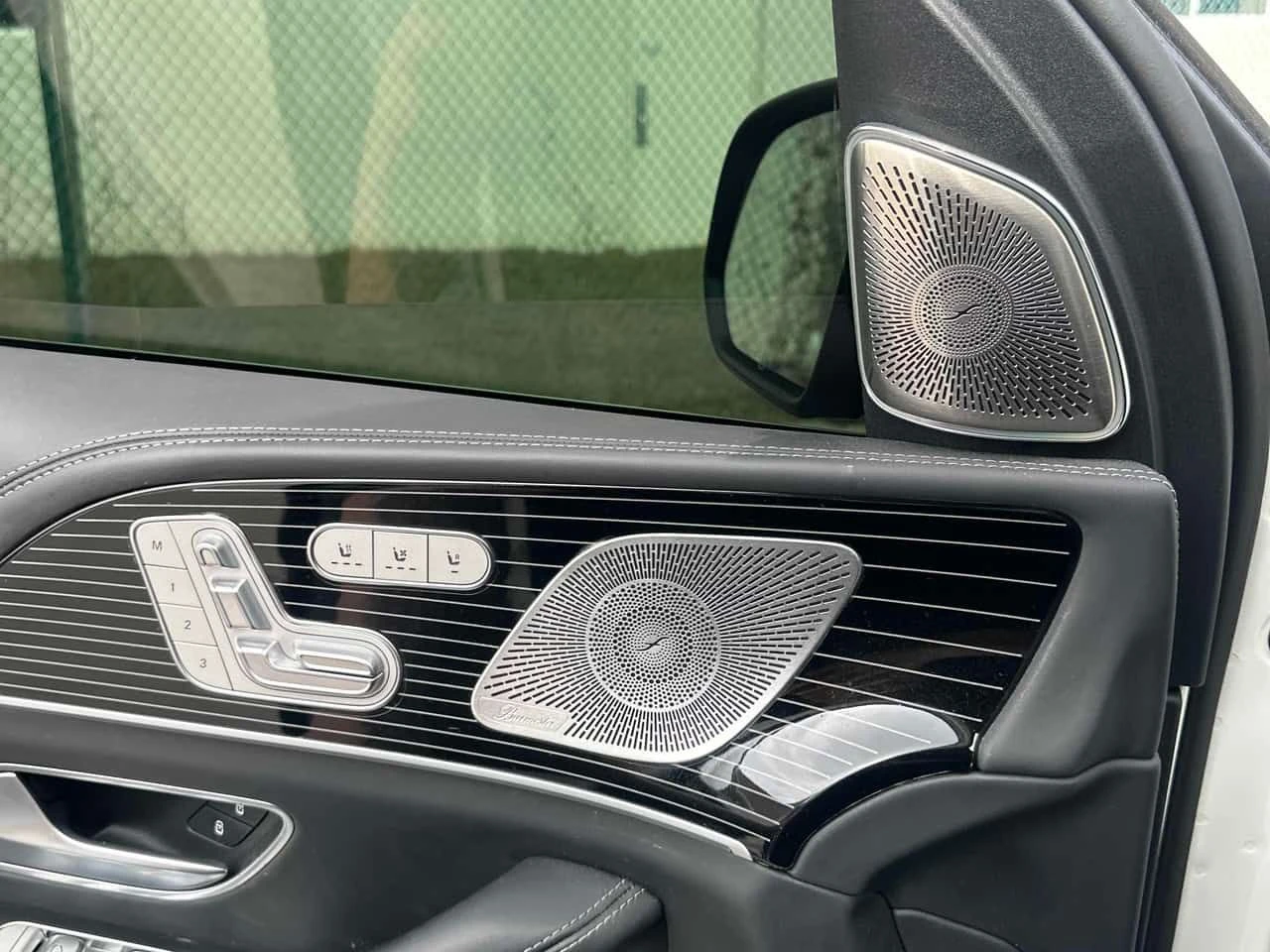 Mercedes-Benz GLS * Maybach 600 * CARFAX * БЕЗ ПЪРВОНАЧАЛНА ВНОСКА, снимка 10 - Автомобили и джипове - 53820110