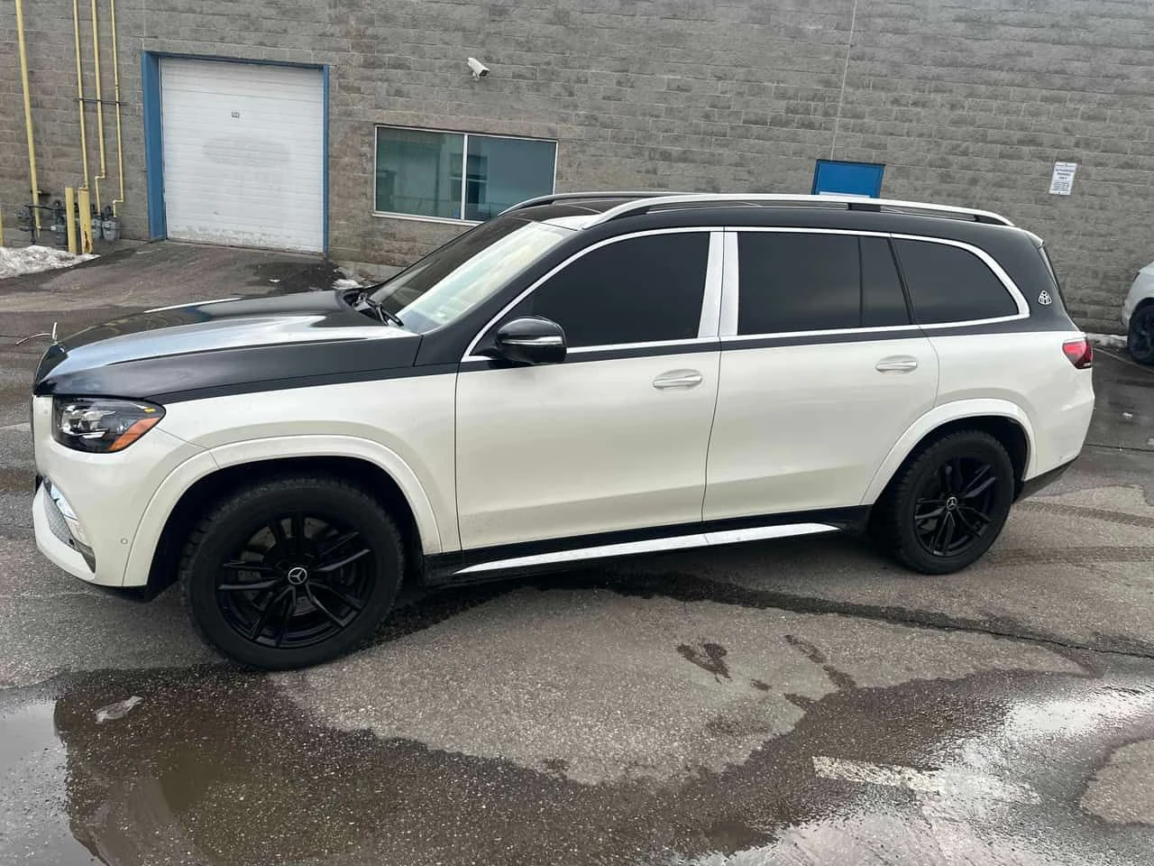 Mercedes-Benz GLS * Maybach 600 * CARFAX * БЕЗ ПЪРВОНАЧАЛНА ВНОСКА, снимка 2 - Автомобили и джипове - 53820110