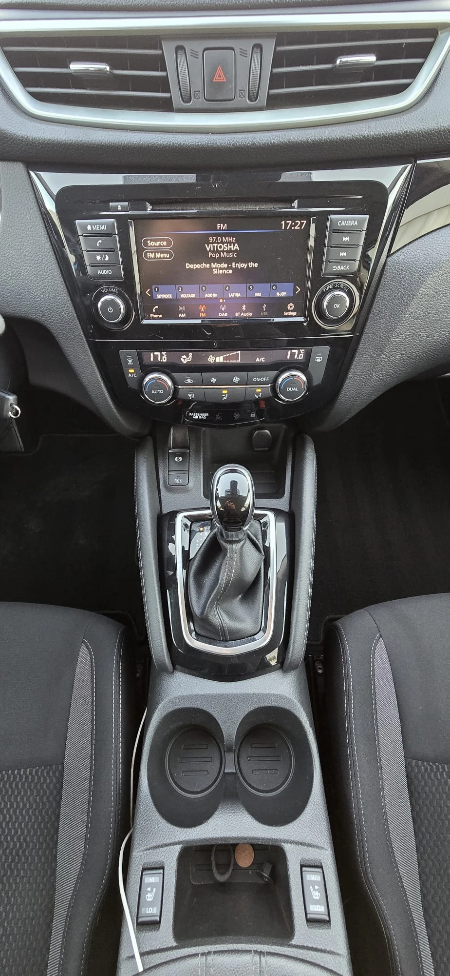 Nissan Qashqai, снимка 12 - Автомобили и джипове - 53834038